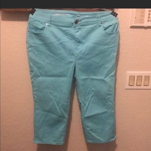 💠CUTE AQUA STRETCH CAPRI PANTS💠